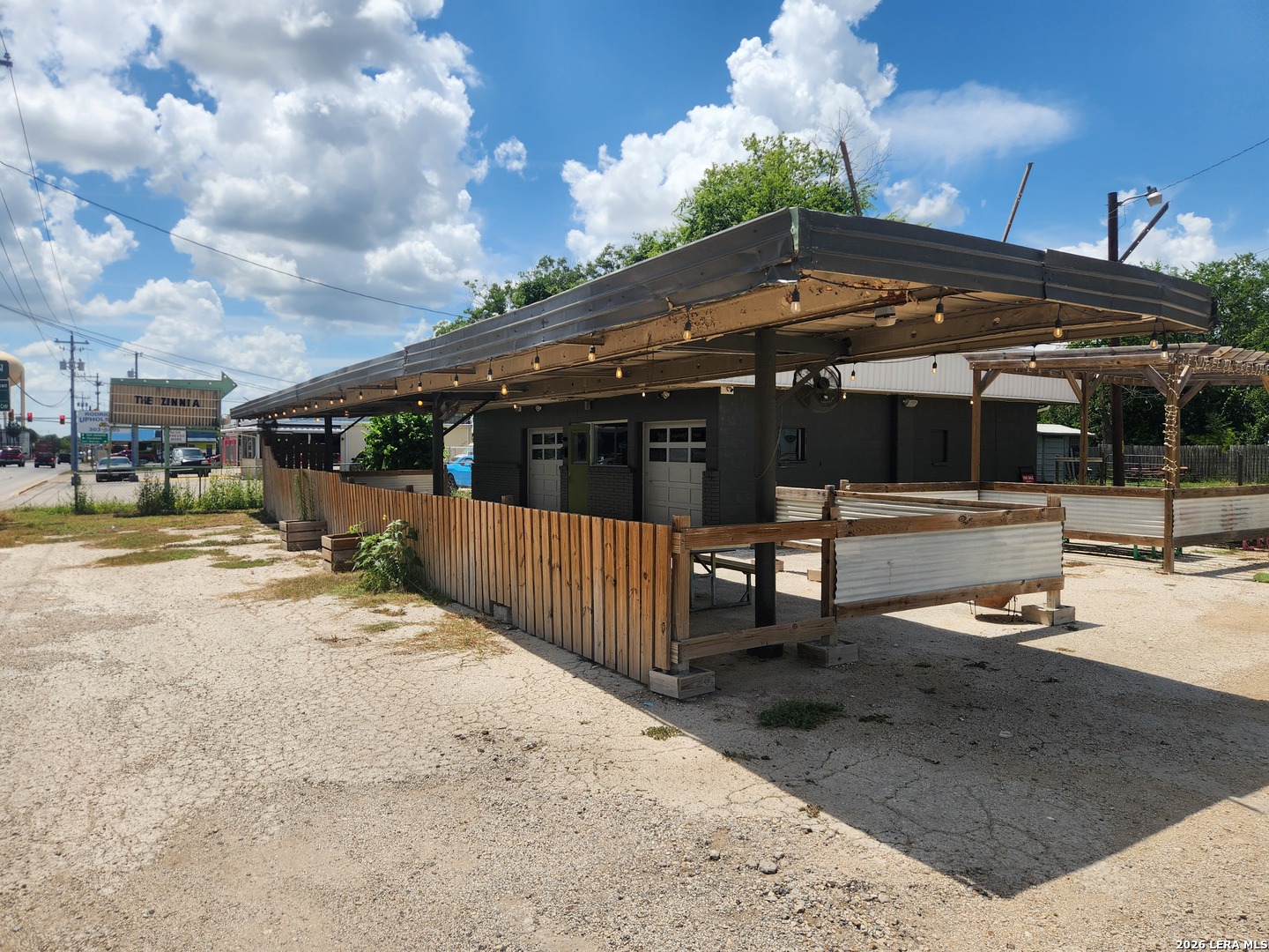 Photo 1 of 24 — 210 Kingsbury, Seguin, TX 78155