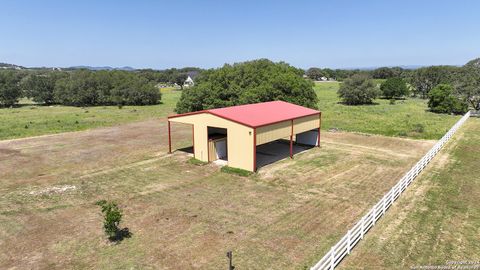 A home in Bandera