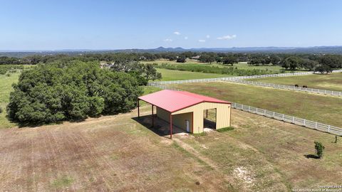 A home in Bandera