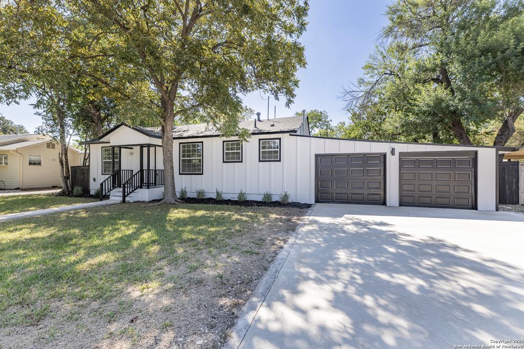 Photo of 106 Irvington, San Antonio, TX 78209 (MLS # 1912349)