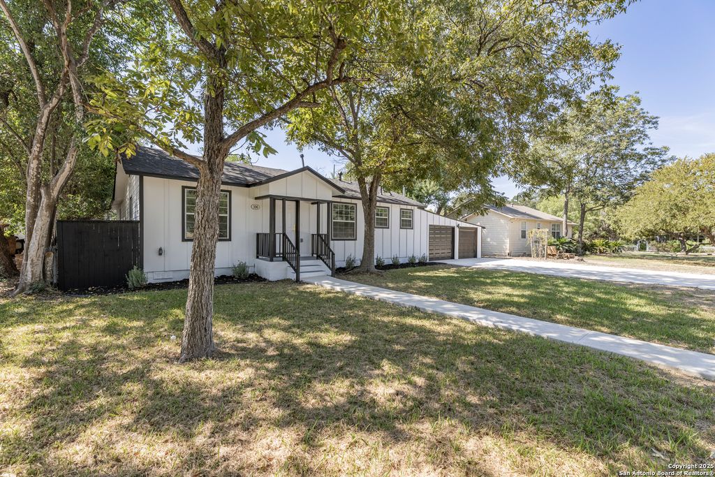 Photo of 106 Irvington, San Antonio, TX 78209 (MLS # 1912349)