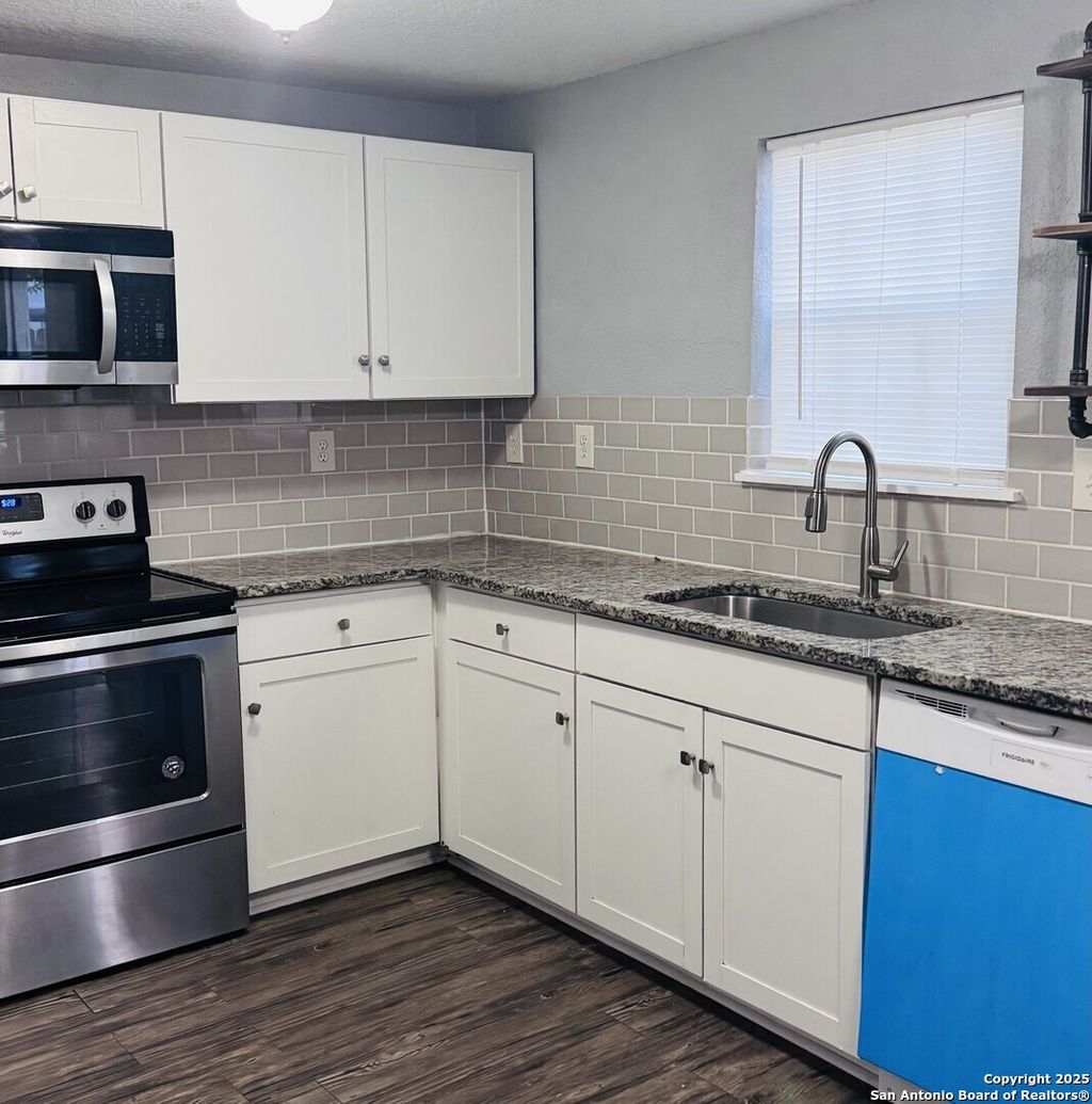 Photo of 248 CLIFFORD CT 102 #102, San Antonio, TX 78210 (MLS # 1925011)