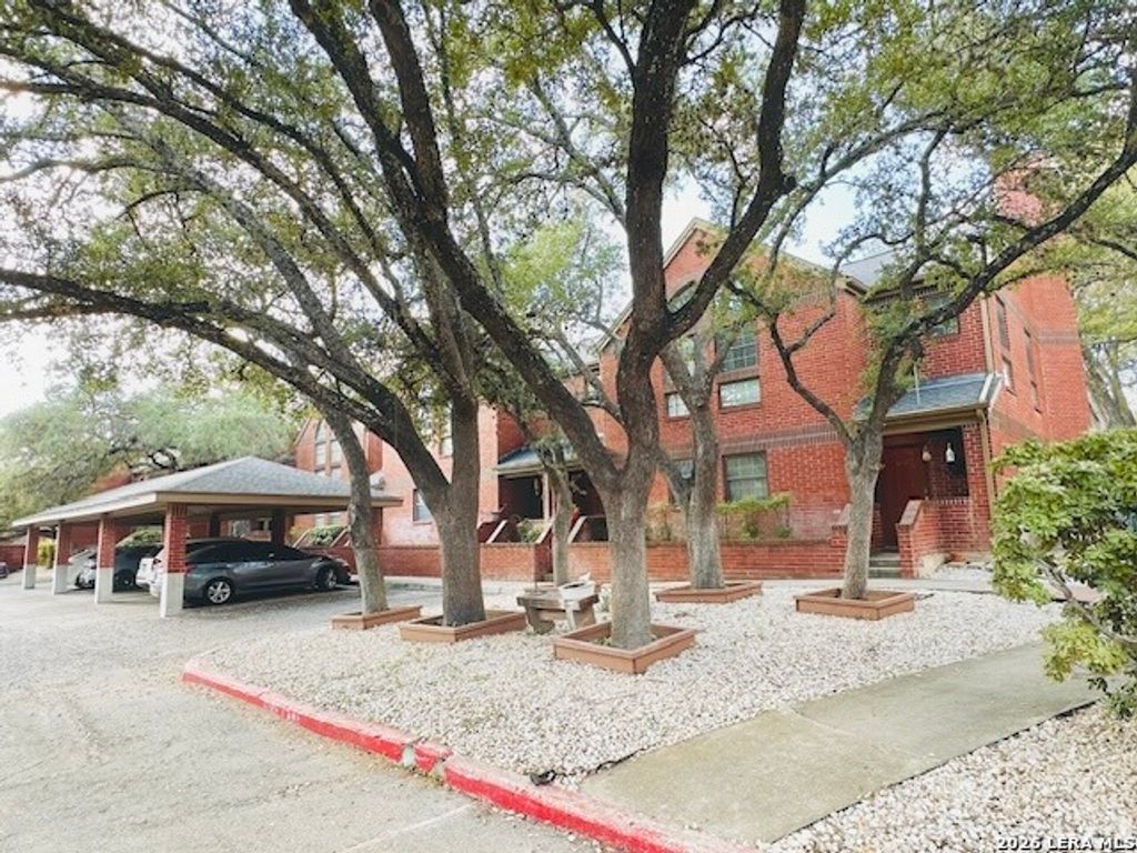 Photo of 7930 Roanoke Run 606 #606, San Antonio, TX 78240 (MLS # 1951116)