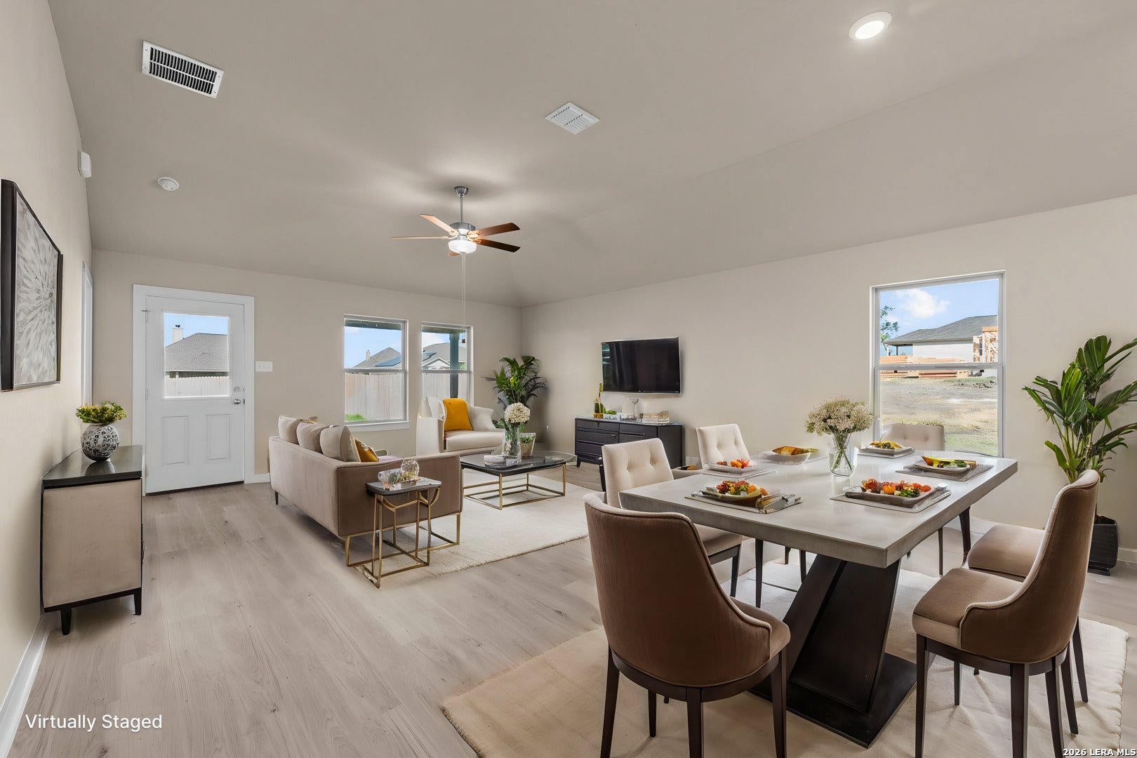 1020 Amber Lake