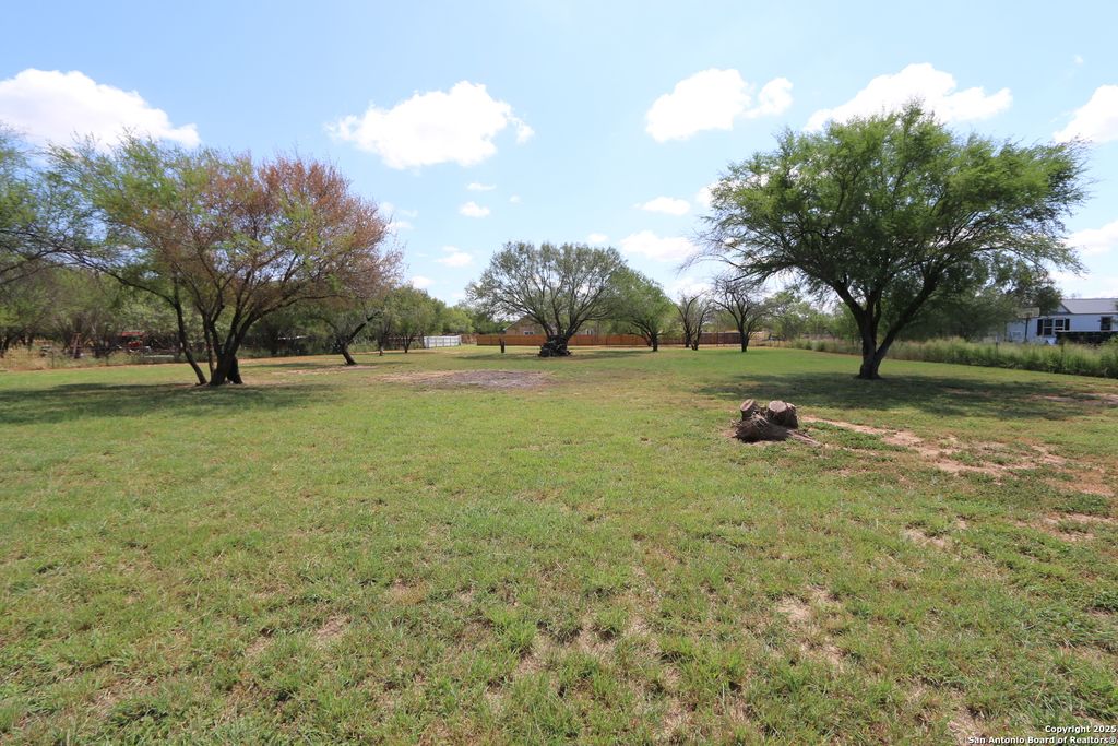 Photo of 125 County Road 2666, Devine, TX 78016 (MLS # 1893252)