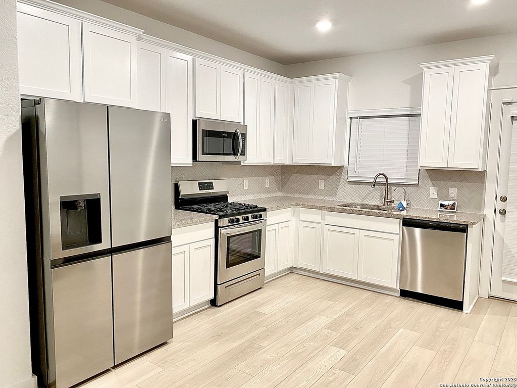 Photo of 6503 Casina Glen, San Antonio, TX 78249 (MLS # 1957047)