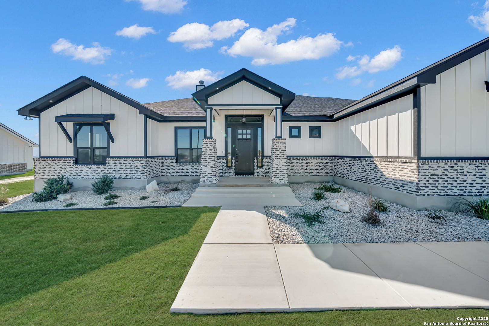 158 Estates Dr