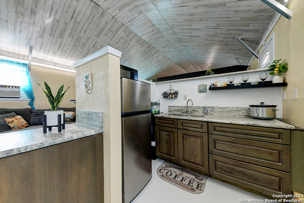 Stockdale, Texas 78160, United States, 1 Bedroom Bedrooms, ,2 BathroomsBathrooms,Residential,Pending,36684