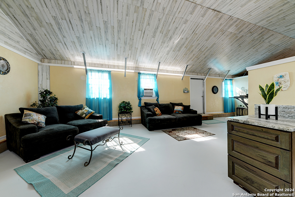 Stockdale, Texas 78160, United States, 1 Bedroom Bedrooms, ,2 BathroomsBathrooms,Residential,Pending,36684