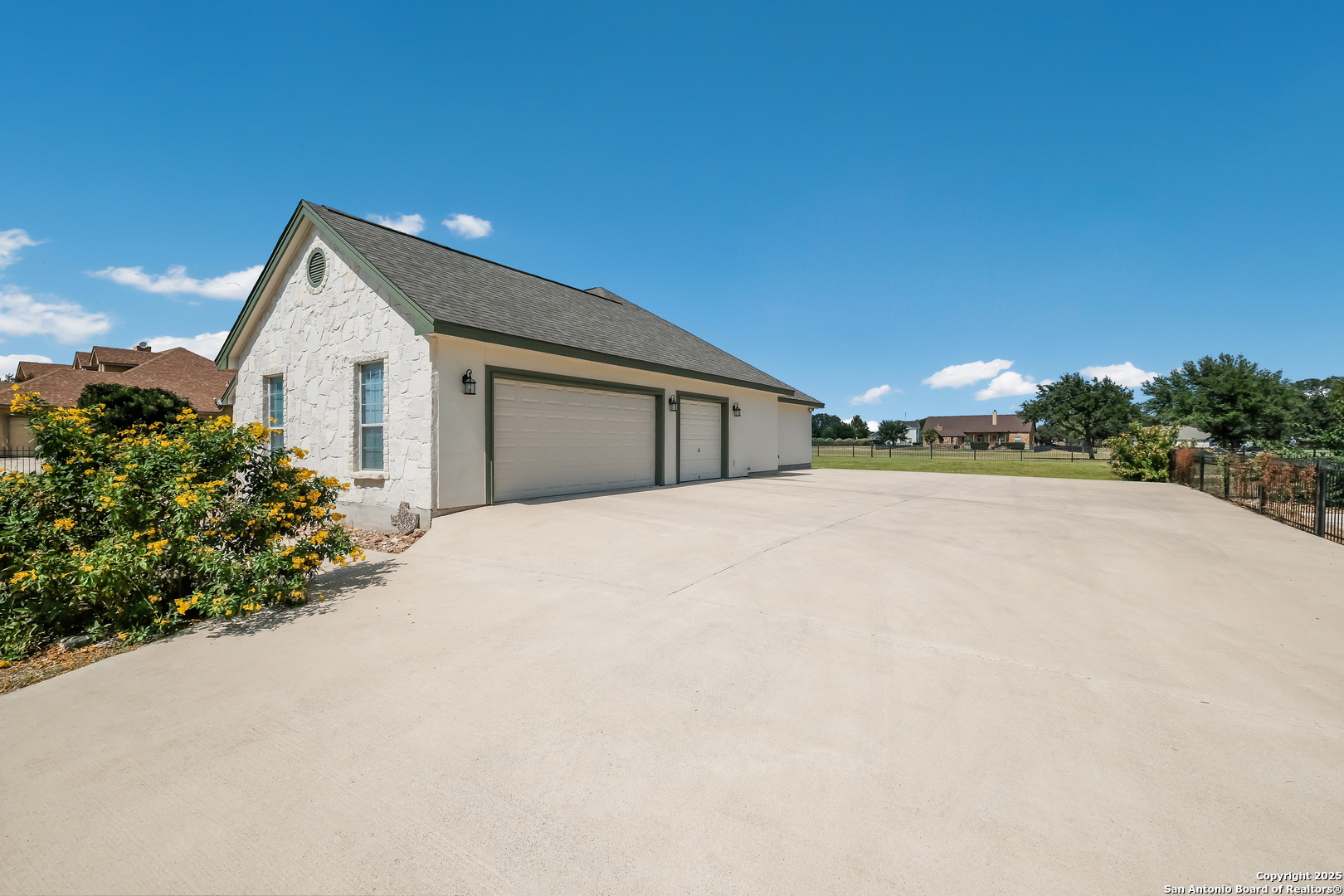 1205 County Road 4516