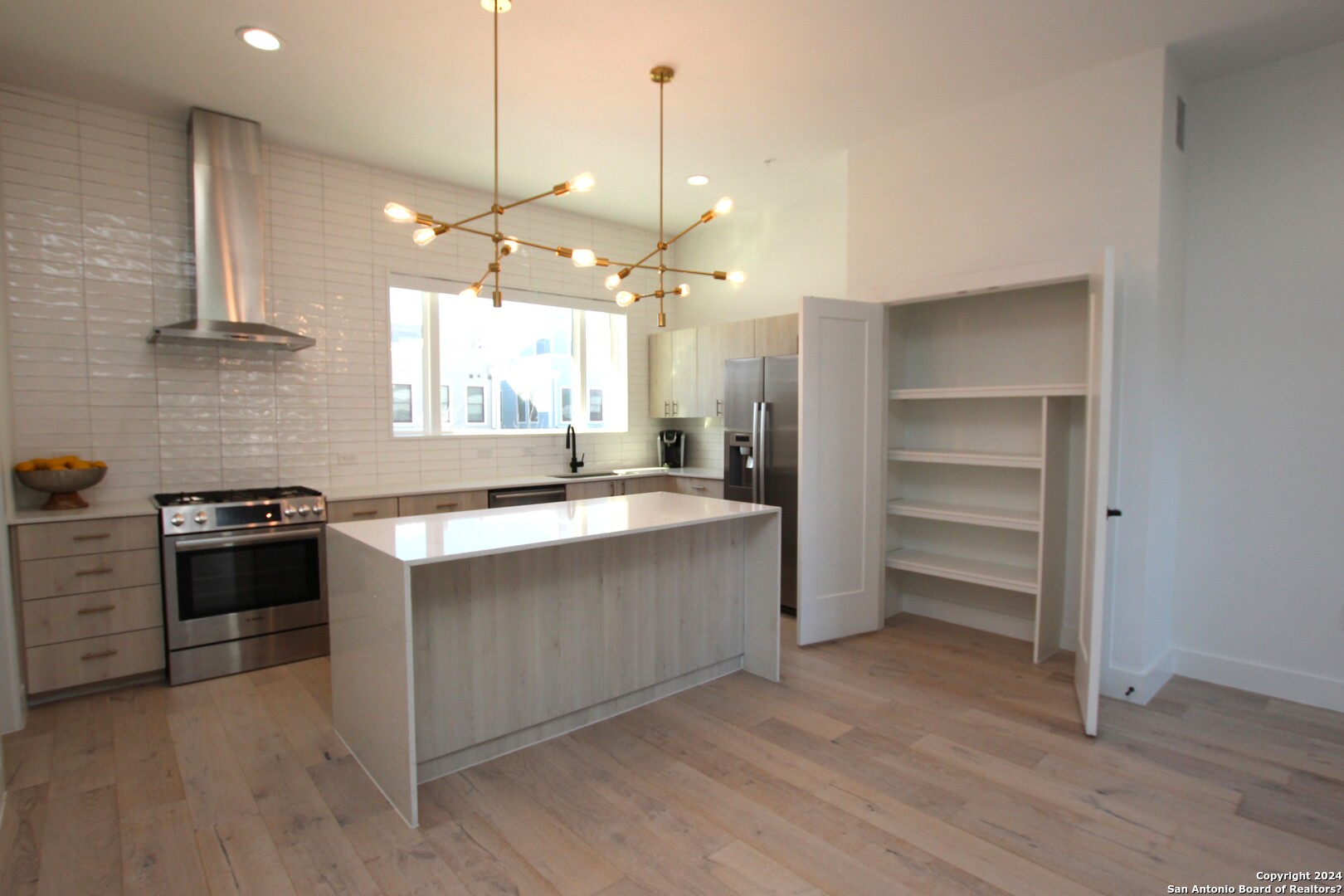 203 PASCHAL ST 102