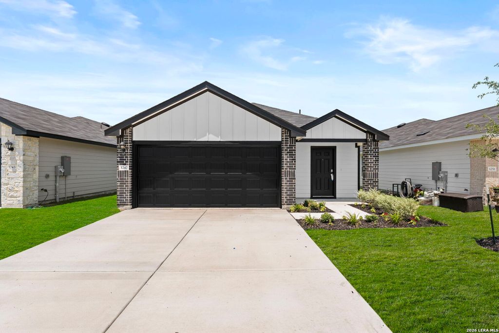 Photo of 1247 Avery Ranch Dr, New Braunfels, TX 78130 (MLS # 1993933)