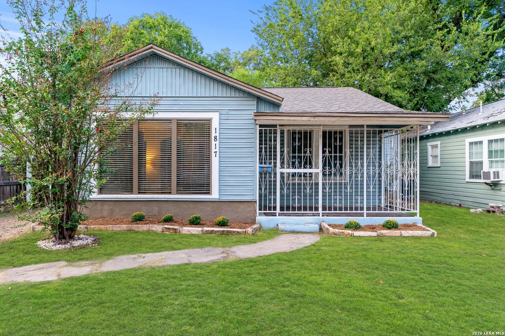 Photo of 1817 SANTA MONICA ST, San Antonio, TX 78201 (MLS # 2018625)
