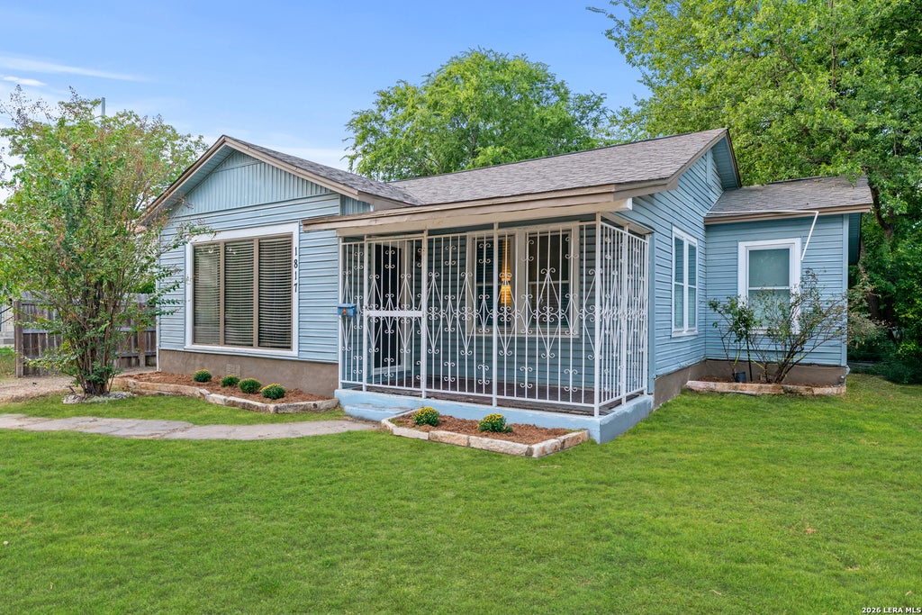 Photo of 1817 SANTA MONICA ST, San Antonio, TX 78201 (MLS # 2018625)