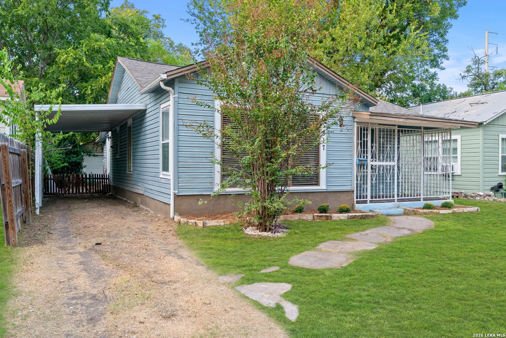 Photo of 1817 SANTA MONICA ST, San Antonio, TX 78201 (MLS # 2018625)