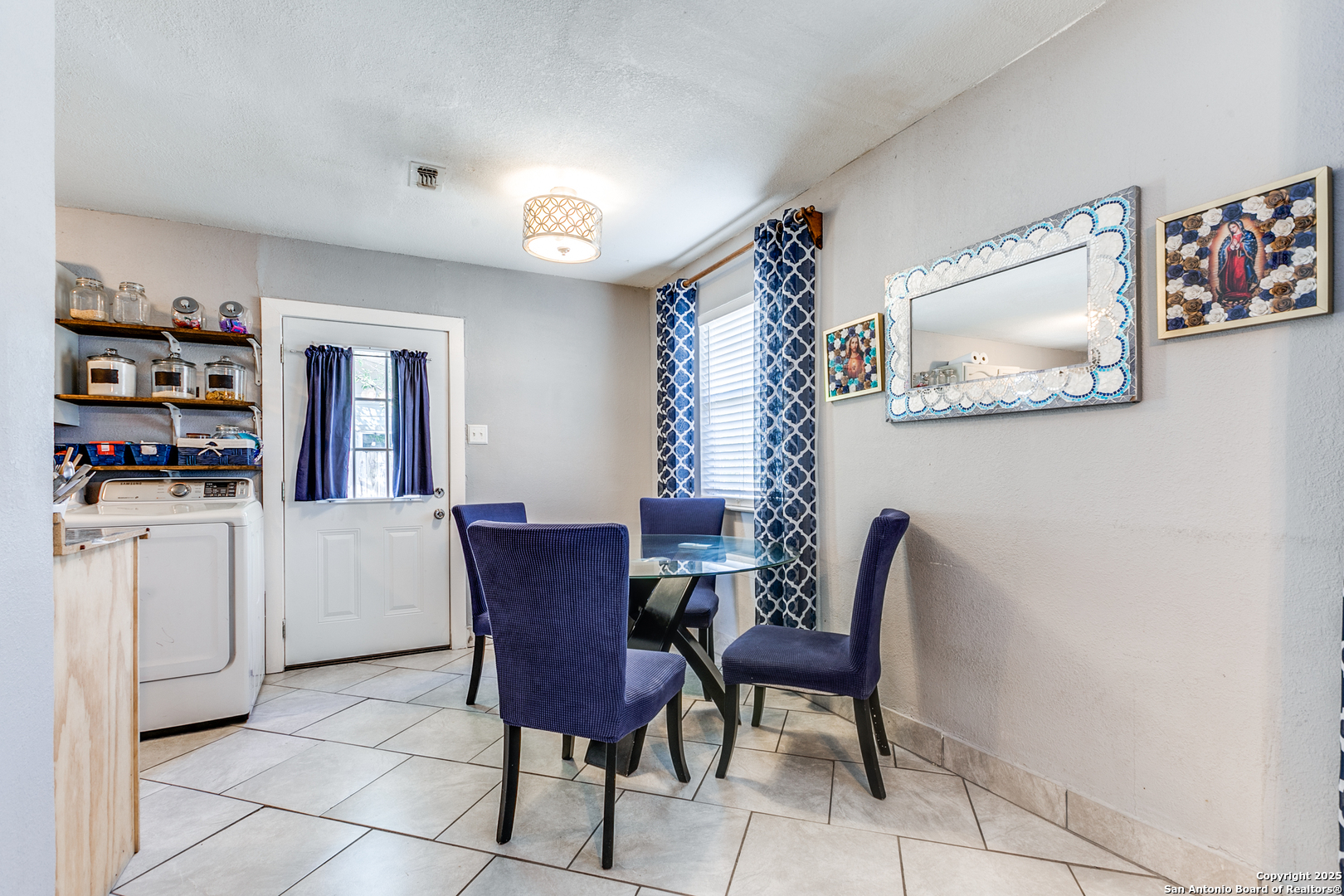 450 E Palfrey