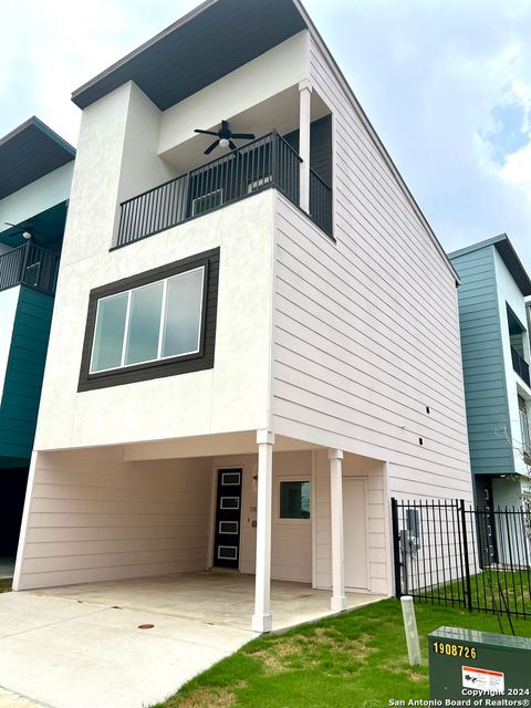 Photo of 310 W Evergreen St #114, San Antonio, TX 78212 (MLS # 1944847)