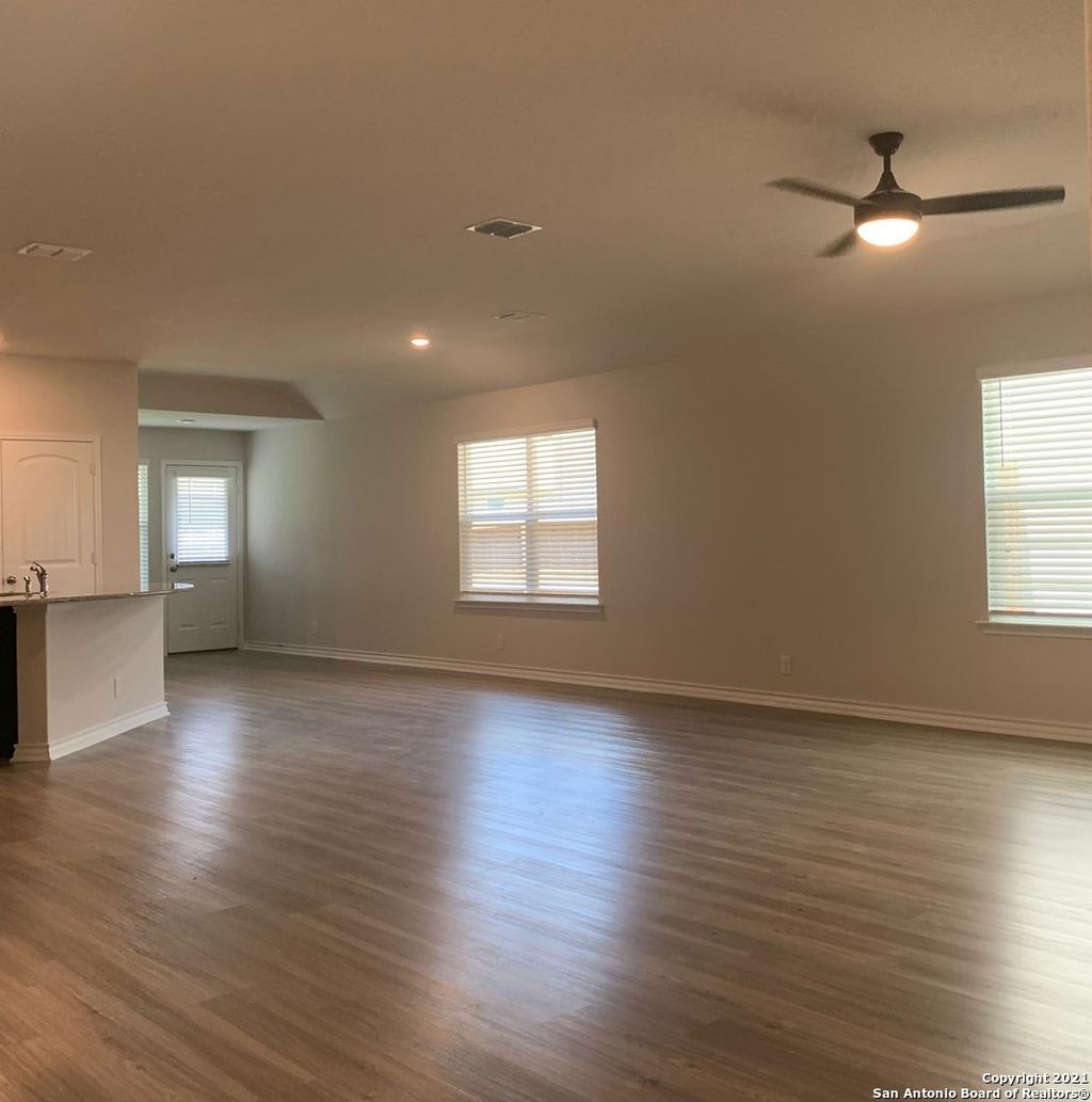 Photo of 807 HOUSE SPARROW, San Antonio, TX 78253 (MLS # 1914077)