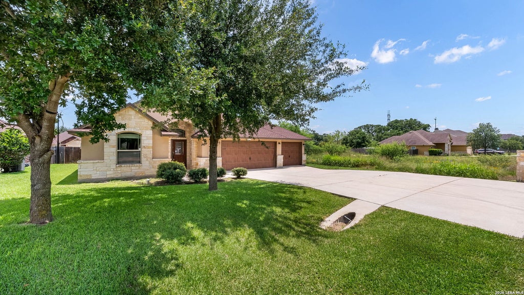 Photo of 15606 Fox Ln, Selma, TX 78154 (MLS # 1972826)