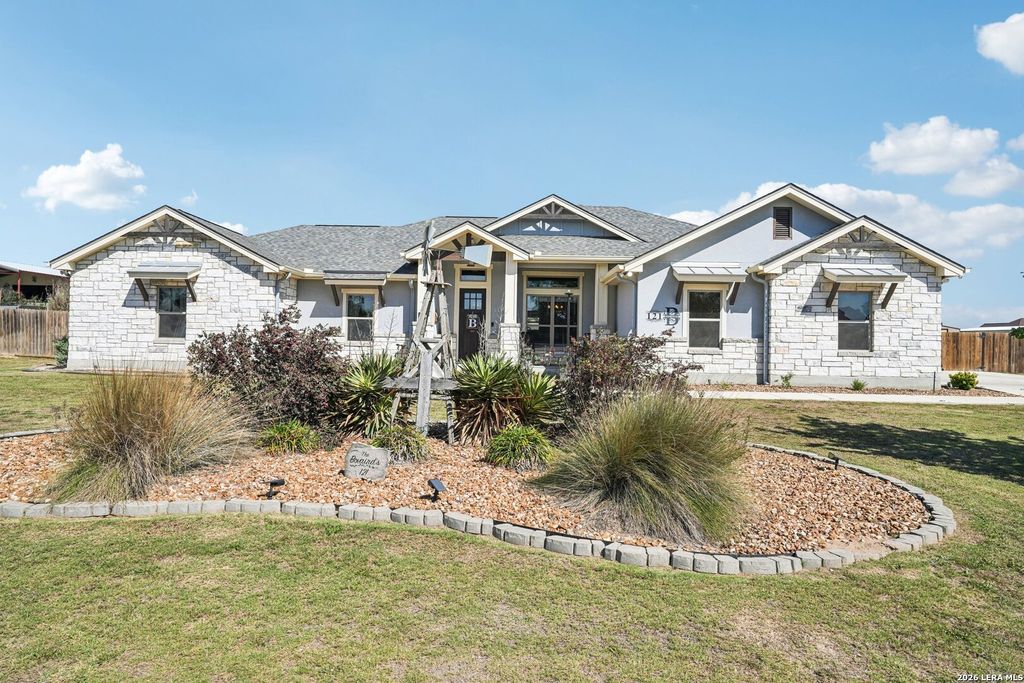 Photo of 121 WESTFIELD LNDG, La Vernia, TX 78121 (MLS # 1956407)
