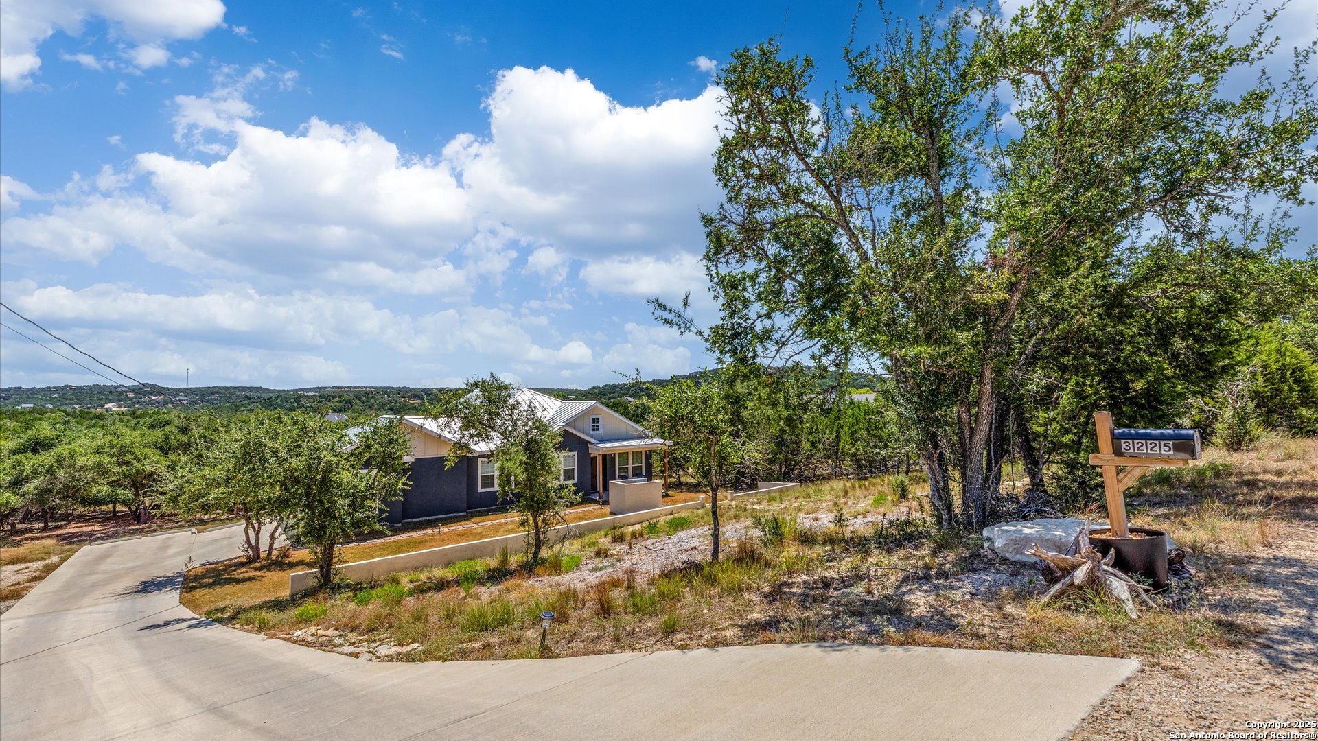 3225 Hawthorne Rd.