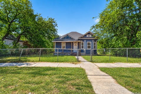 Photo of 238 COOPER ST, San Antonio, TX 78210 (MLS # 2019908)