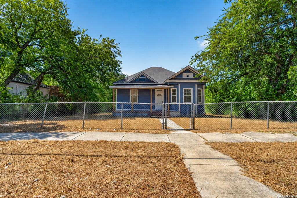 Photo of 238 COOPER ST, San Antonio, TX 78210 (MLS # 2019908)