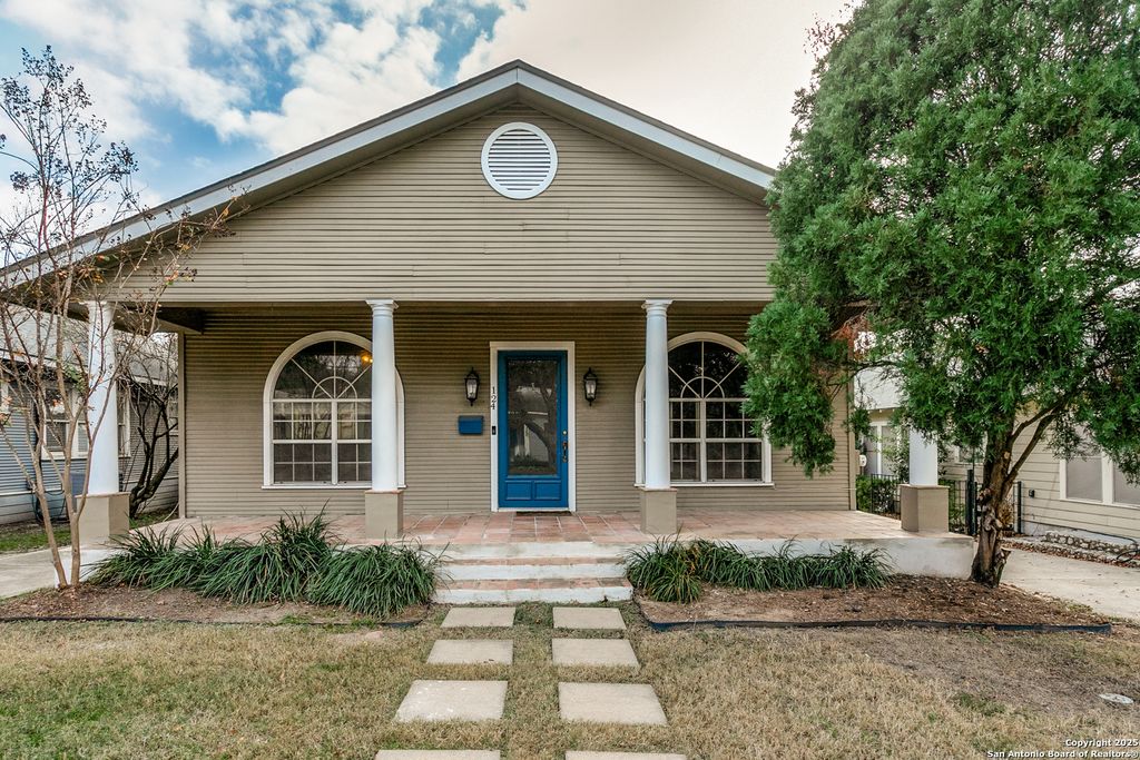 Photo of 124 Normandy, Alamo Heights, TX 78209 (MLS # 1954638)