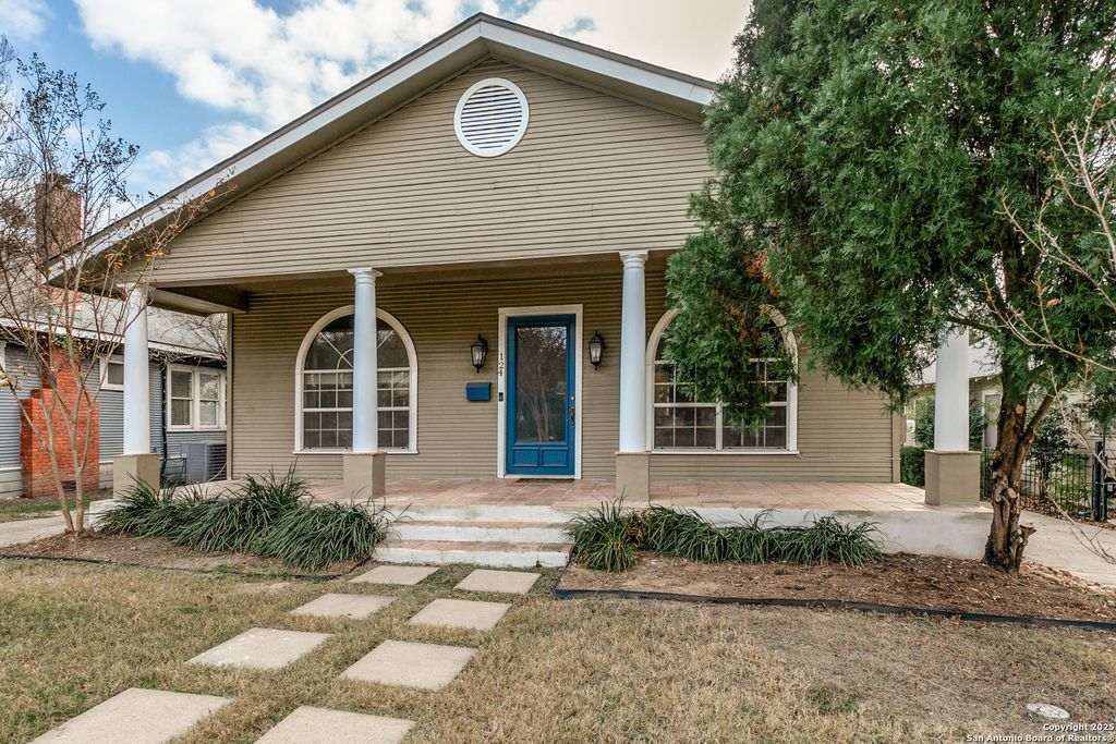 Photo of 124 Normandy, Alamo Heights, TX 78209 (MLS # 1954638)