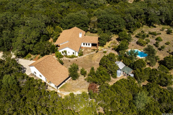 17840 HELOTES SPRINGS RD, HELOTES, TX 78023 - Image 6ffbccee457bae2a5eae60ca9a1ce3c4/1792214695