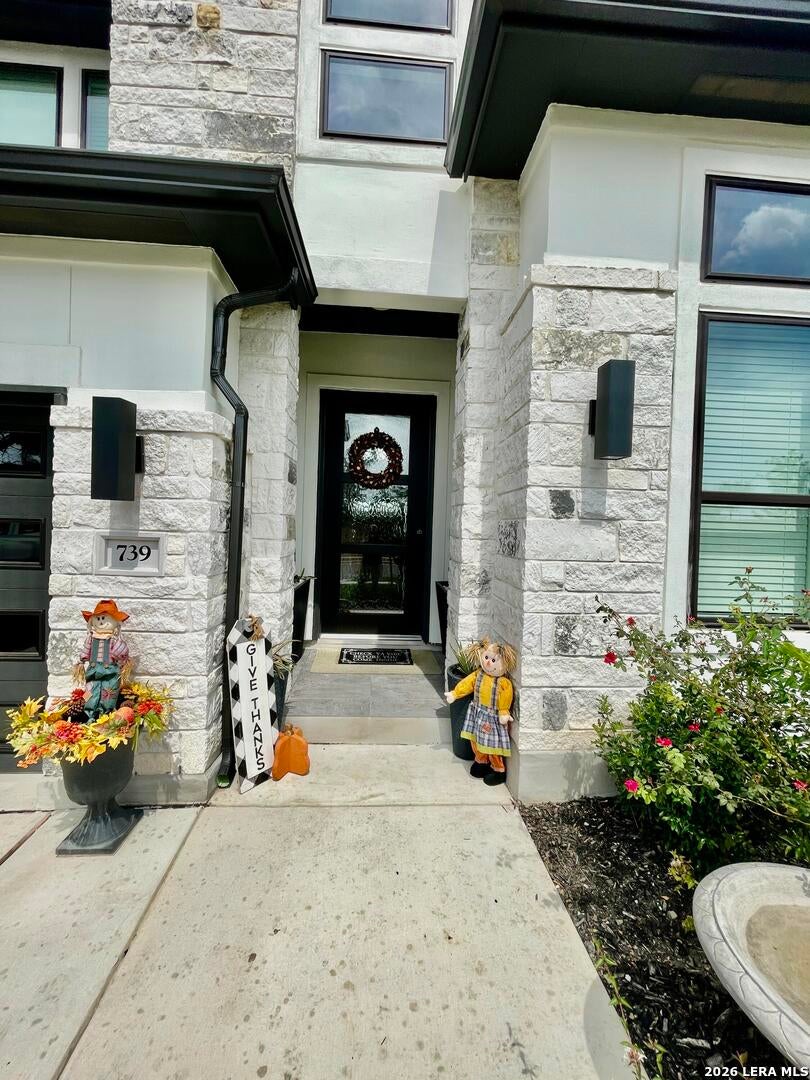 739 Alta Circle