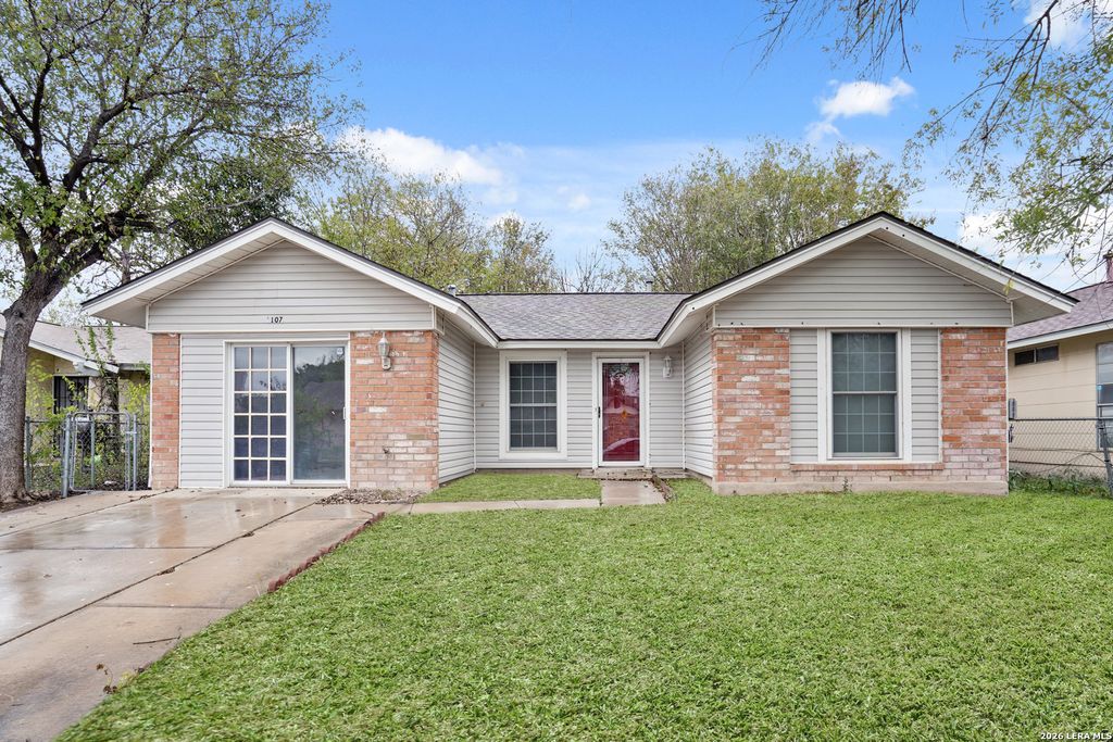 Photo of 1107 S Brownleaf, San Antonio, TX 78227 (MLS # 1937087)
