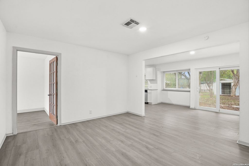 Photo of 1107 S Brownleaf, San Antonio, TX 78227 (MLS # 1937087)