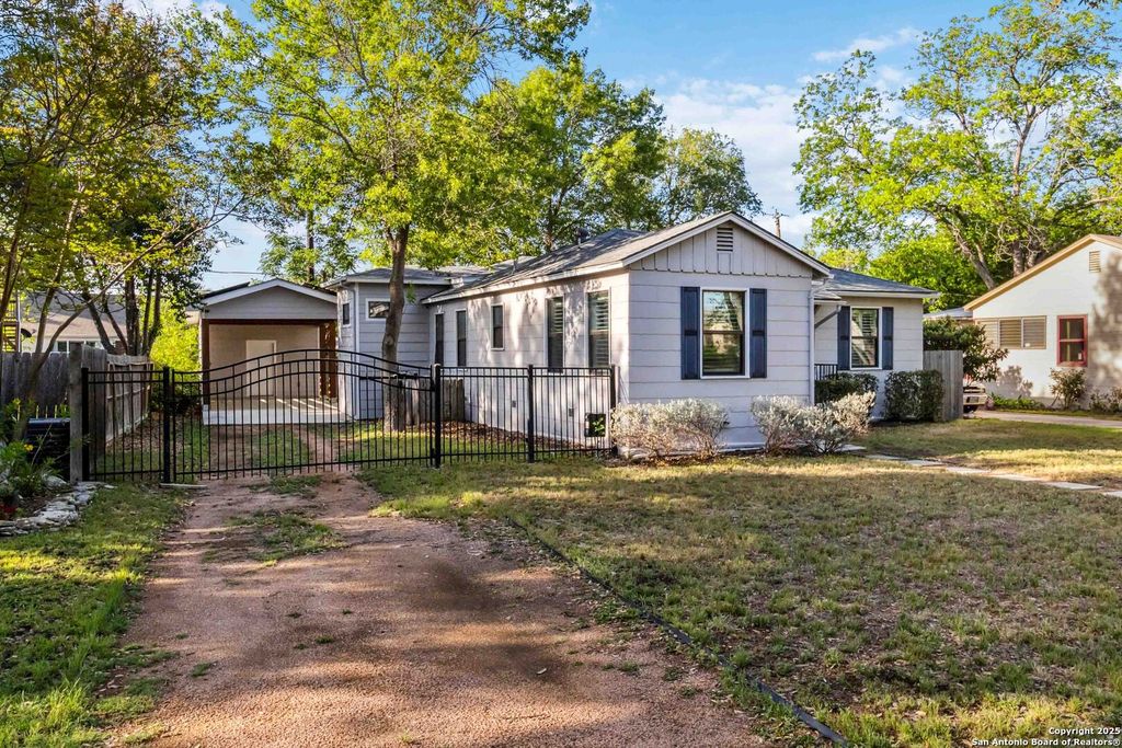 Photo of 124 Harmon, San Antonio, TX 78209 (MLS # 1860342)