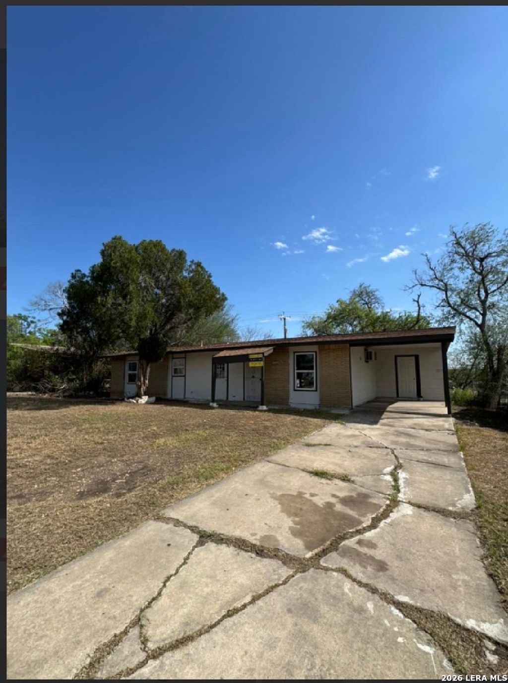 Photo of 174 OAK VALLEY DR, San Antonio, TX 78227 (MLS # 2000710)