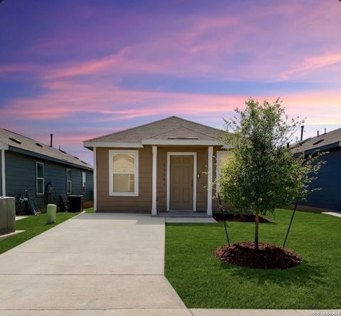 13884 Llama Pl San Antonio TX 78252