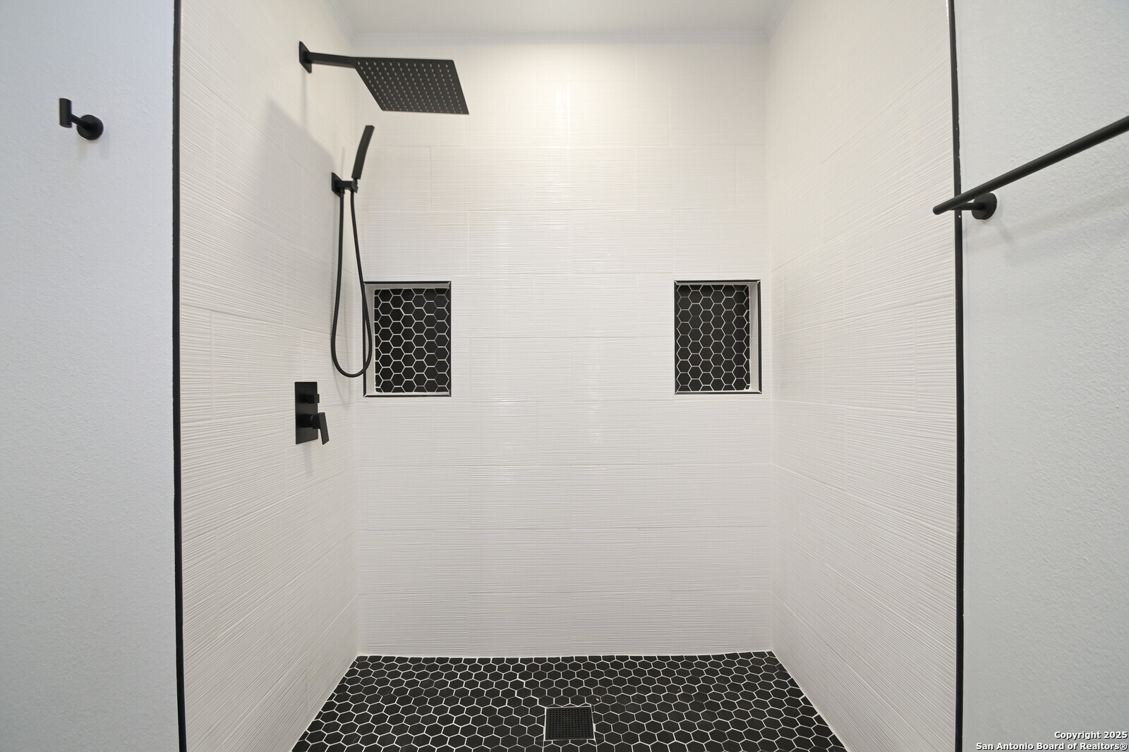 Universal City, Texas 78148, United States, 2 Bedrooms Bedrooms, ,2 BathroomsBathrooms,Residential,Pending,20216