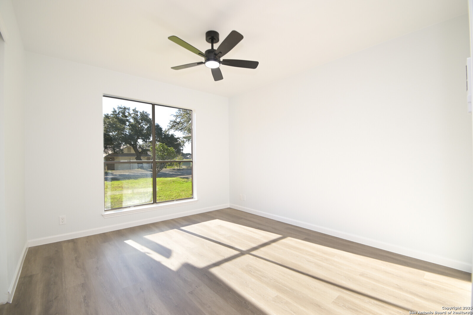 Universal City, Texas 78148, United States, 2 Bedrooms Bedrooms, ,2 BathroomsBathrooms,Residential,Pending,20216