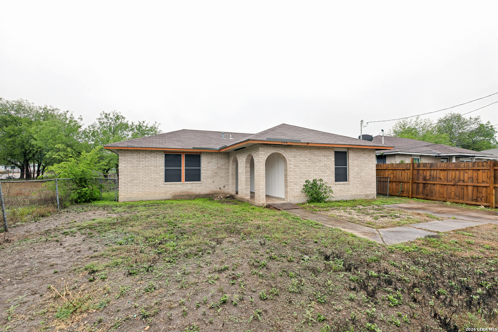 Photo 1 of 25 — 122 Surrels, San Antonio, TX 78228