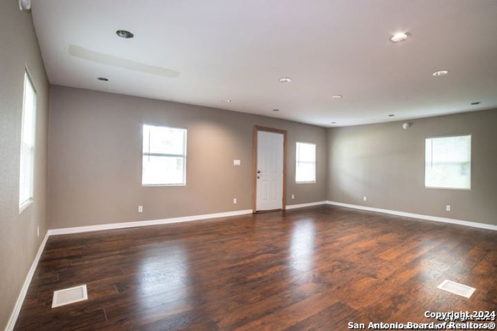 Photo of 203 Anderson, San Antonio, TX 78203 (MLS # 1877302)