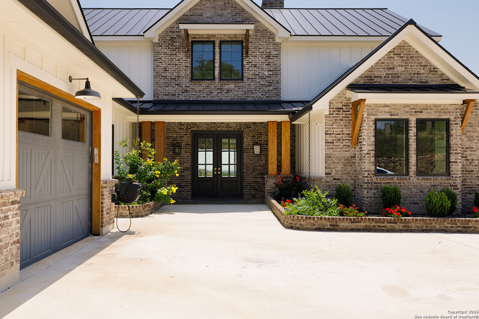 324 Ridge Pt