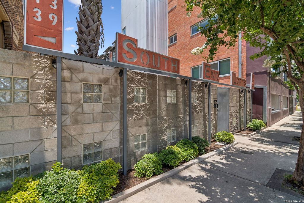 Photo of 1339 S Flores 203 #203, San Antonio, TX 78204 (MLS # 1973384)