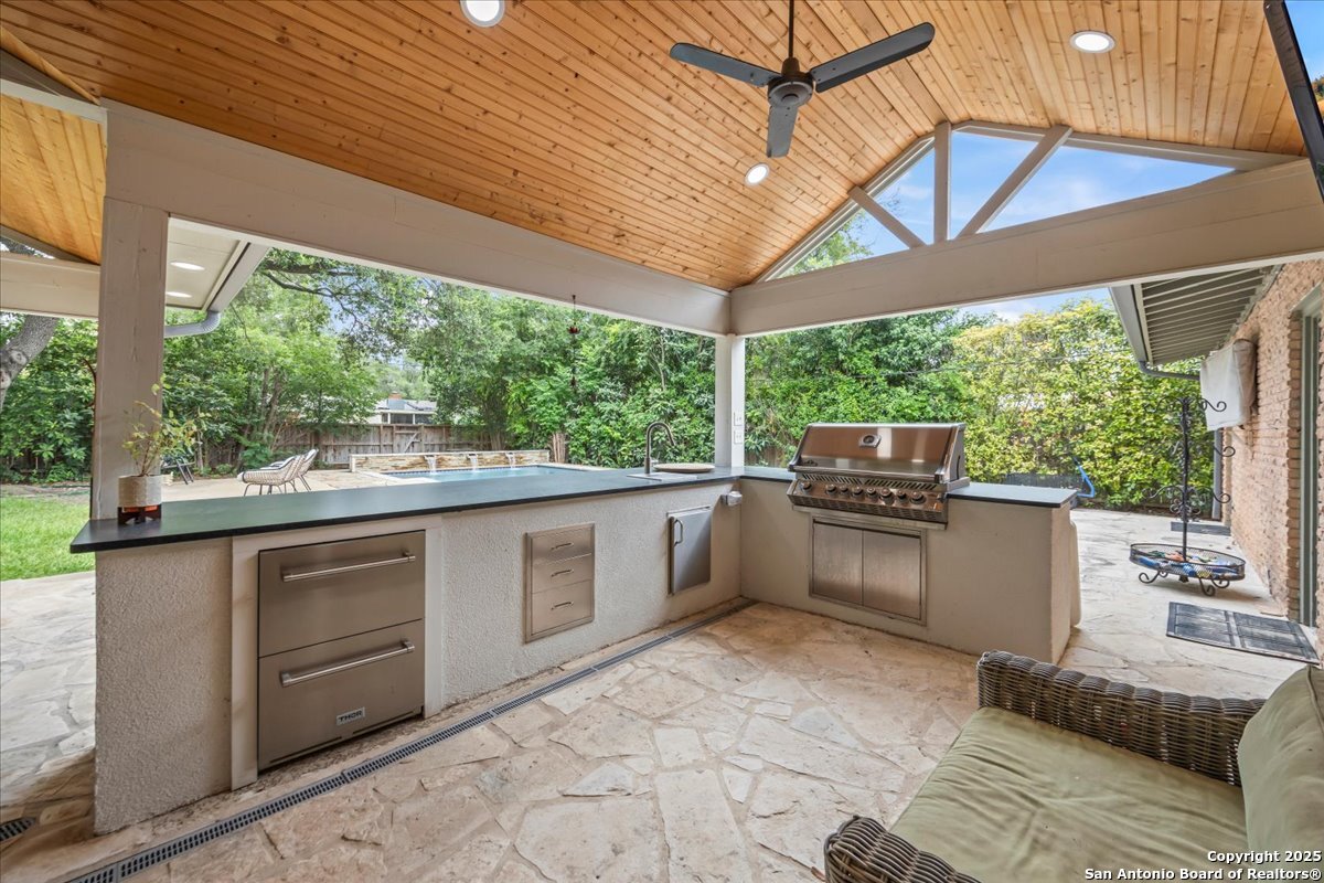 204 Carolwood