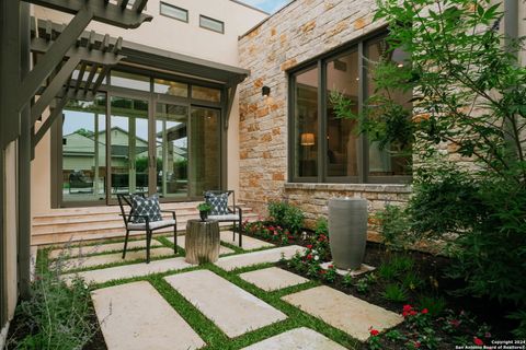 A home in Terrell Hills