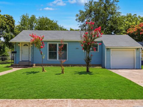 Photo of 502 BROOKS AVE, Schertz, TX 78154 (MLS # 1998639)