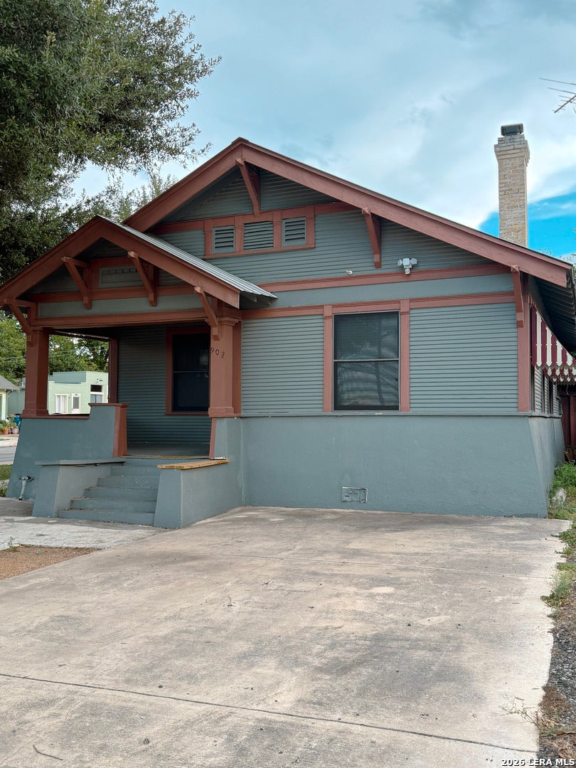 Photo of 902 W Gramercy, San Antonio, TX 78201 (MLS # 2019520)