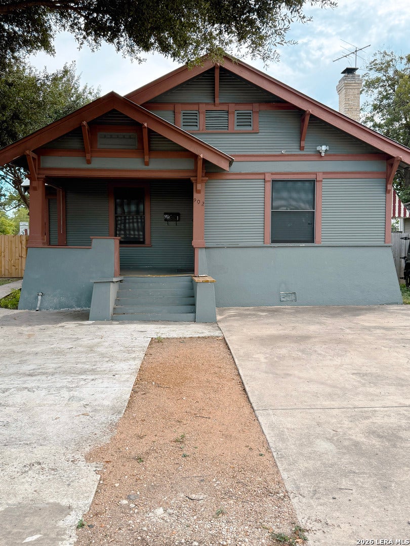 Photo of 902 W Gramercy, San Antonio, TX 78201 (MLS # 2019520)