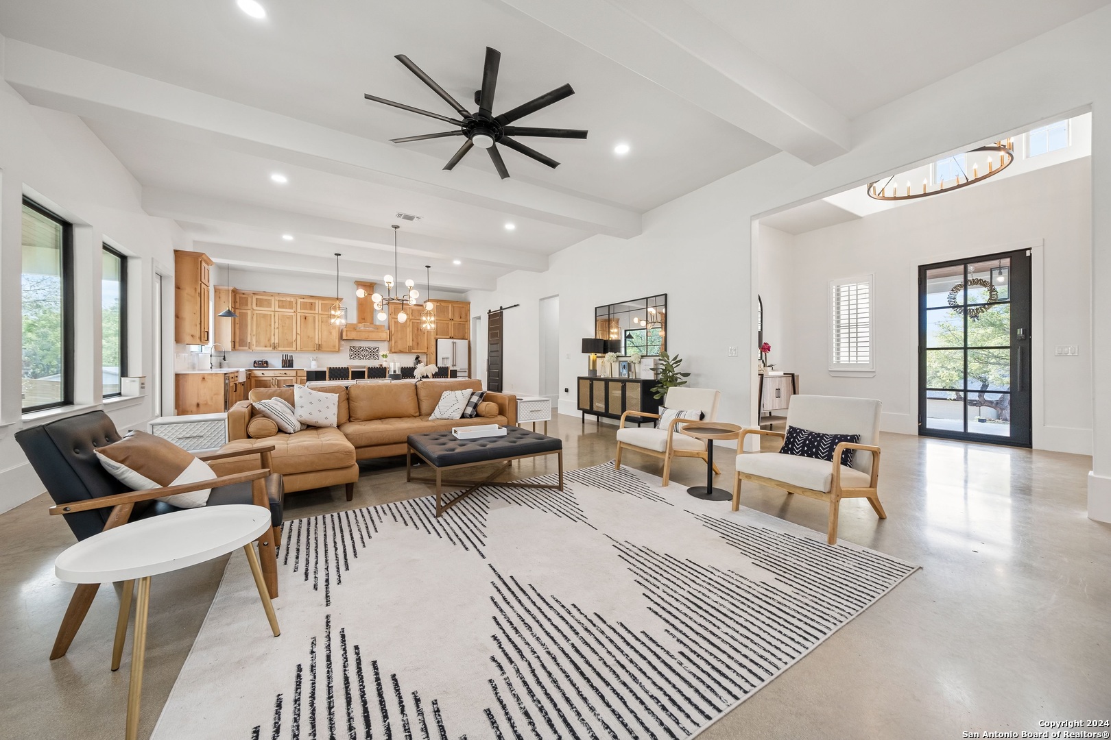 211 SPACIOUS SKY