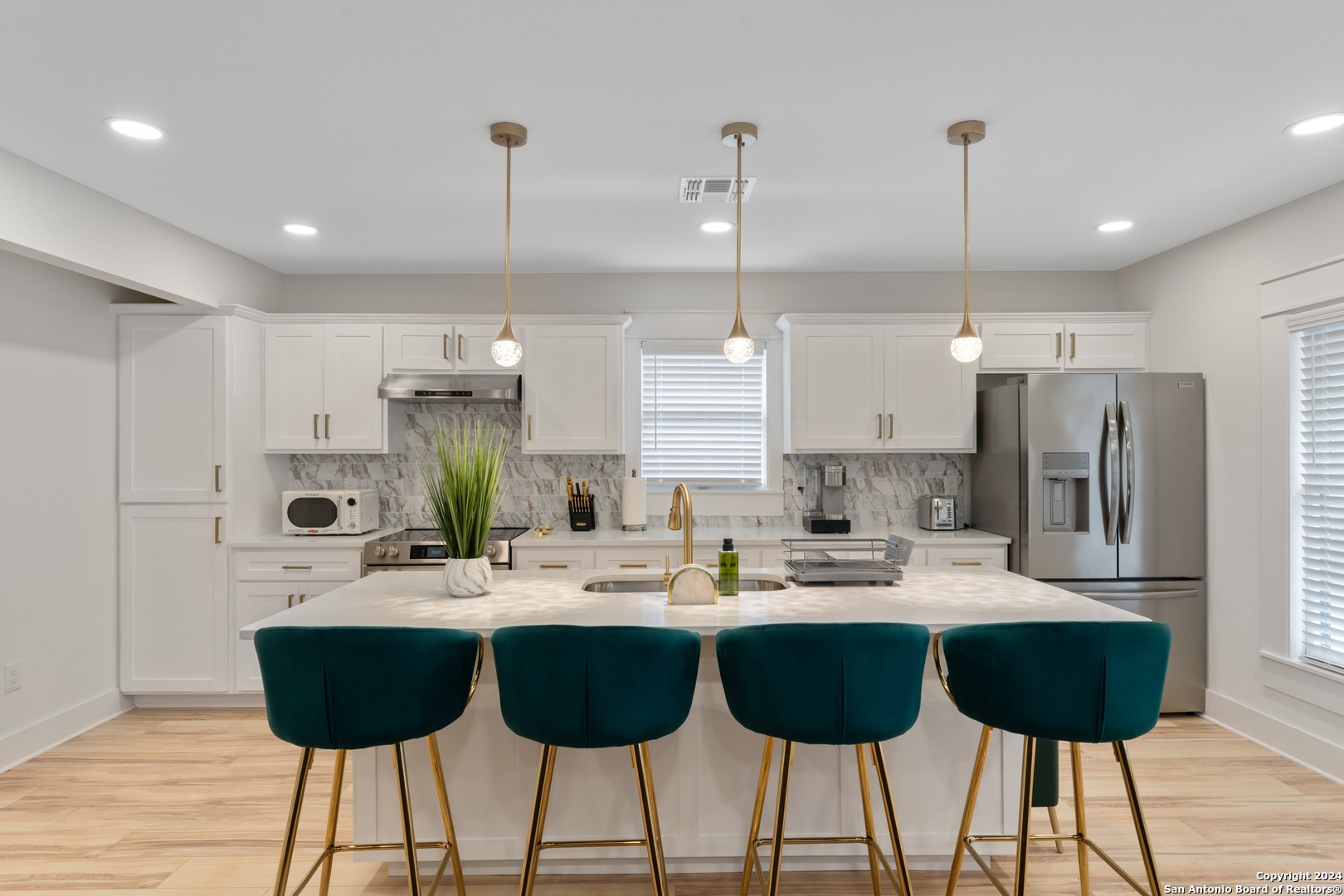 120 E Magnolia Avenue 201