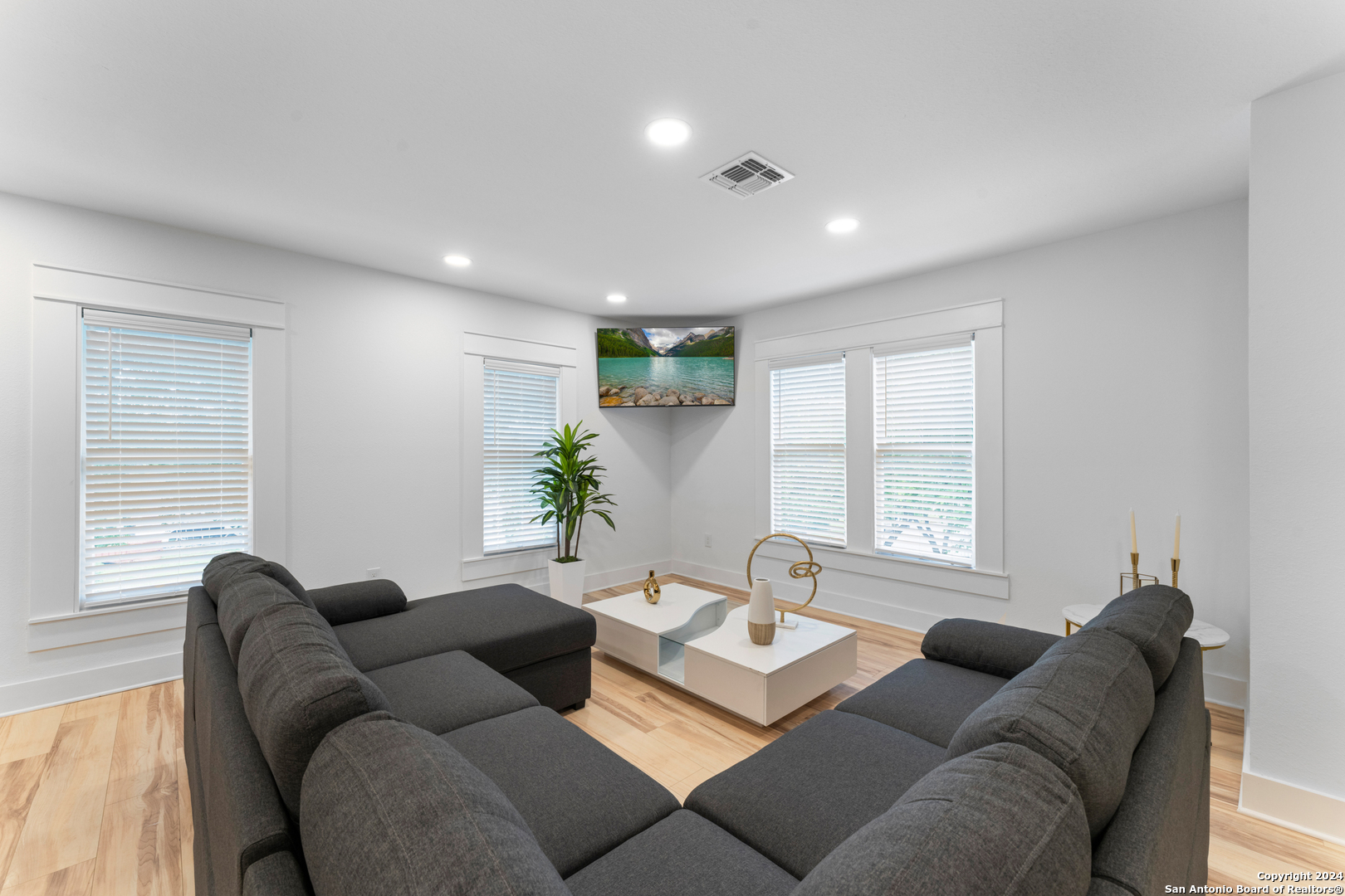 120 E Magnolia Avenue 201